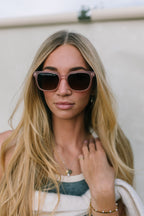 AURI Rae Milky Pink sunglasses - model