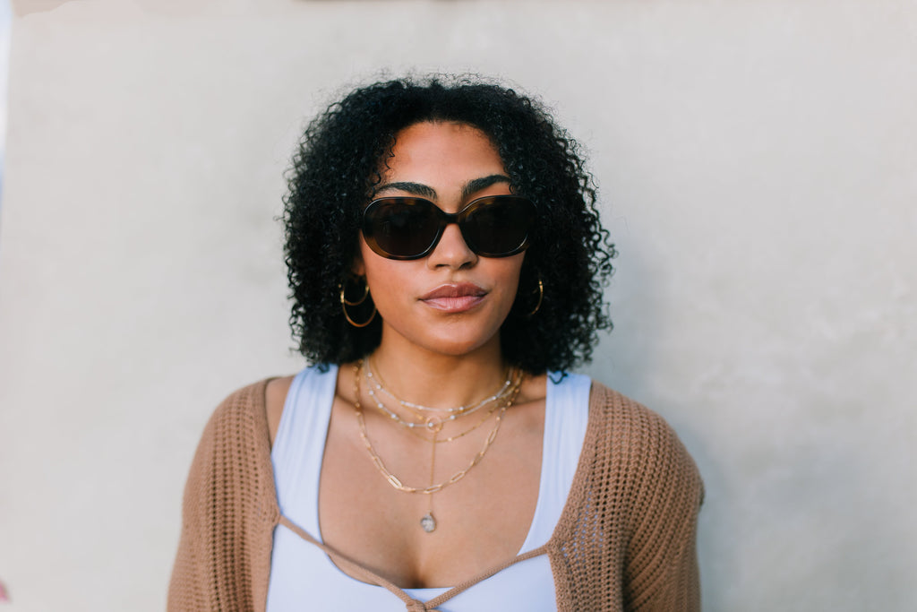 AURI Flora Brown Havana sunglasses - model